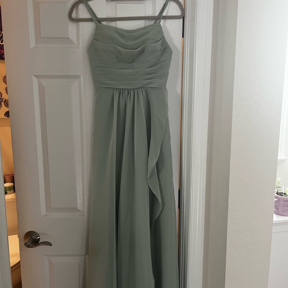 Elegant Green Evening Gown